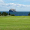 Im Glen Golf Club immer im Blick: der Bass Rock