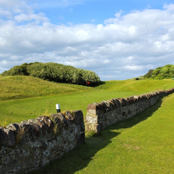 North Berwick West: Loch 13 alias "The Pit"