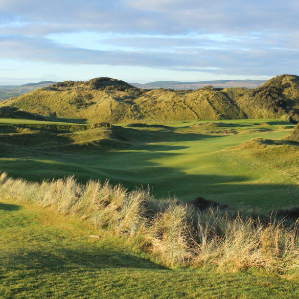 Blick vom Abschlag der 1 in Portstewart Strand
