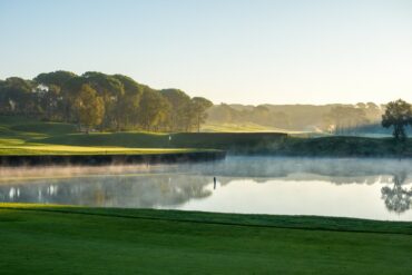 PGA Catalunya Stadium Course: Morgenidyll an Loch 3