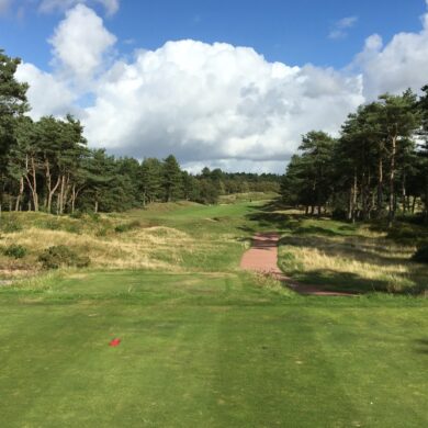 Blick vom Abschlag Loch 7 in Formby