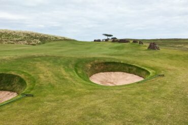 Renaissance Club: Loch 8